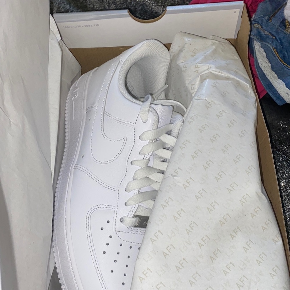 White Air Force 1 - Picture 1 of 1